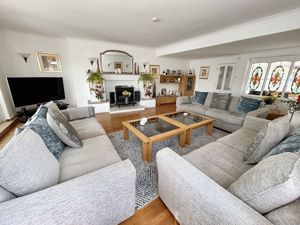 Lounge- click for photo gallery
